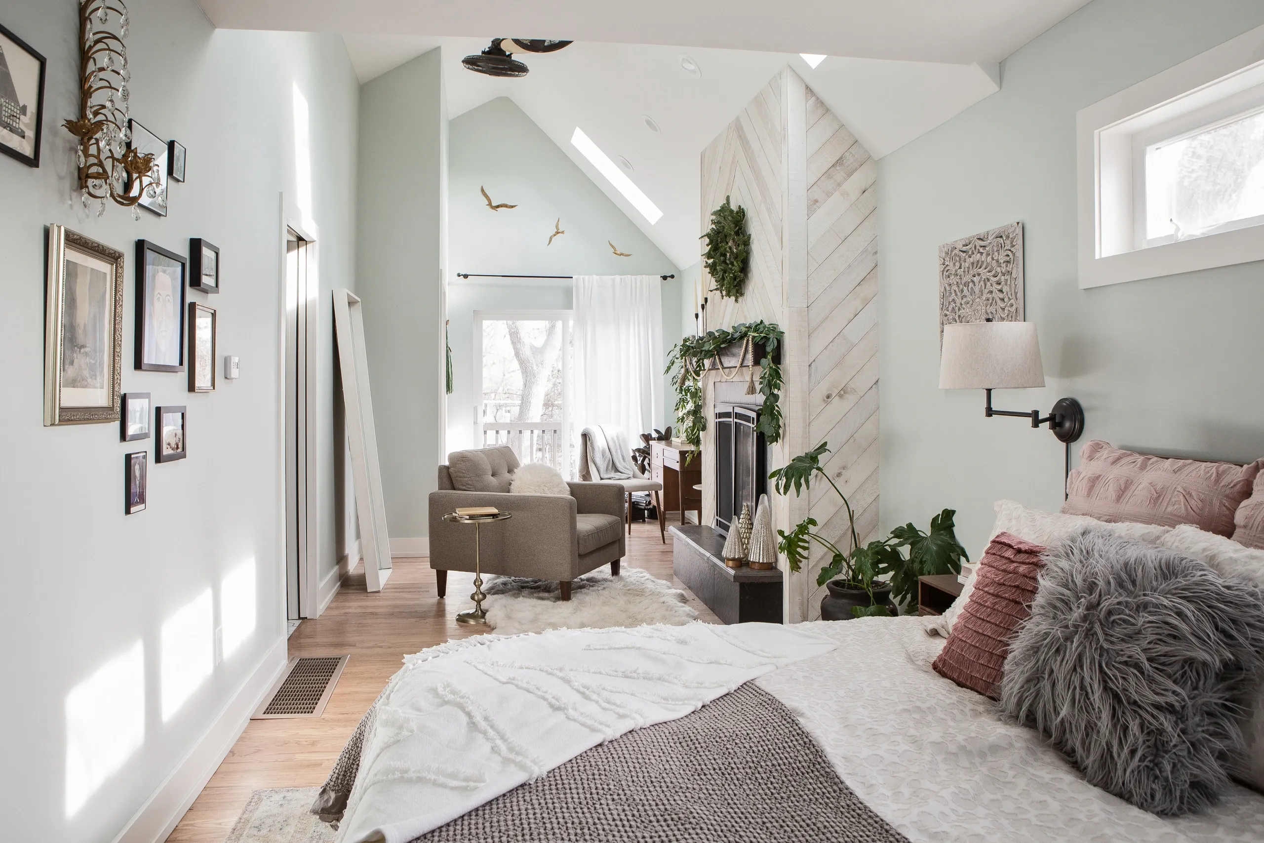 Airy and Bright Bedroom